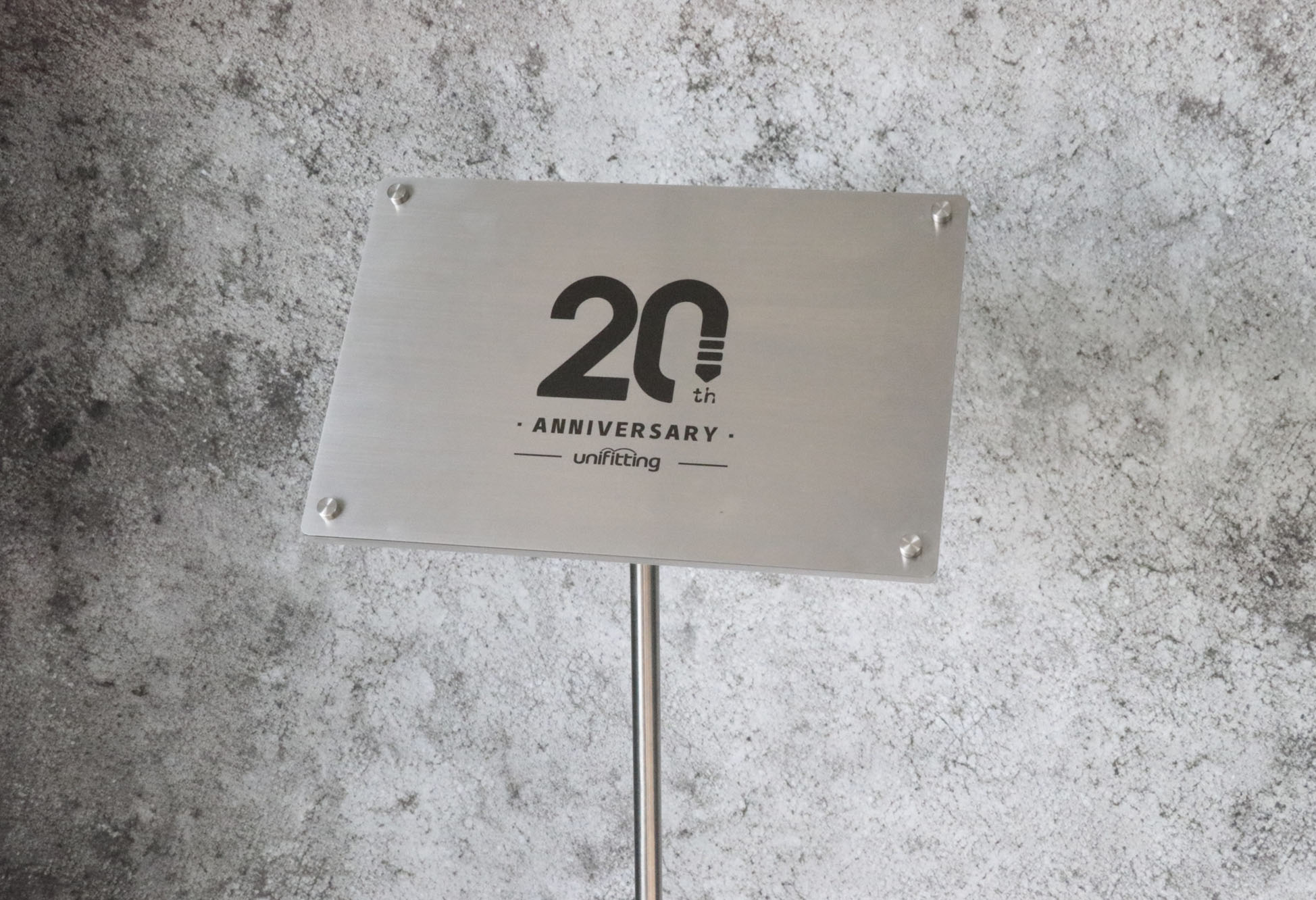 FS-03 stainless steel display frame system with 300x200 sign on 300mm round base